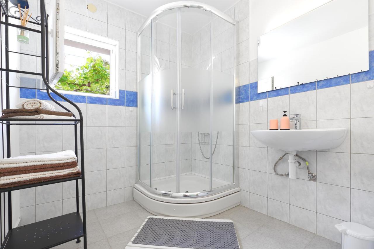 Apartman Don Pag Town Exterior foto